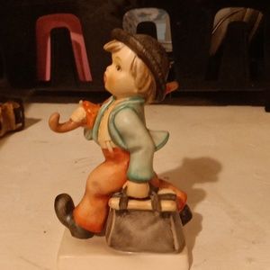 Vintage Hummel Figurine - Merry Wanderer - Mark of Authenticity (1960 - 1972)